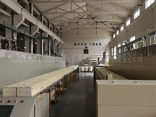 燒結爐(圖1)